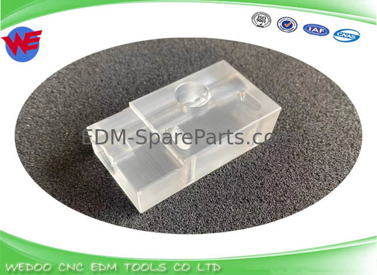 A290-8119-X393 بلوک راهنمای سیم تغذیه پلی کربنات 33.5*21*62 برای قطعات Fanuc EDM